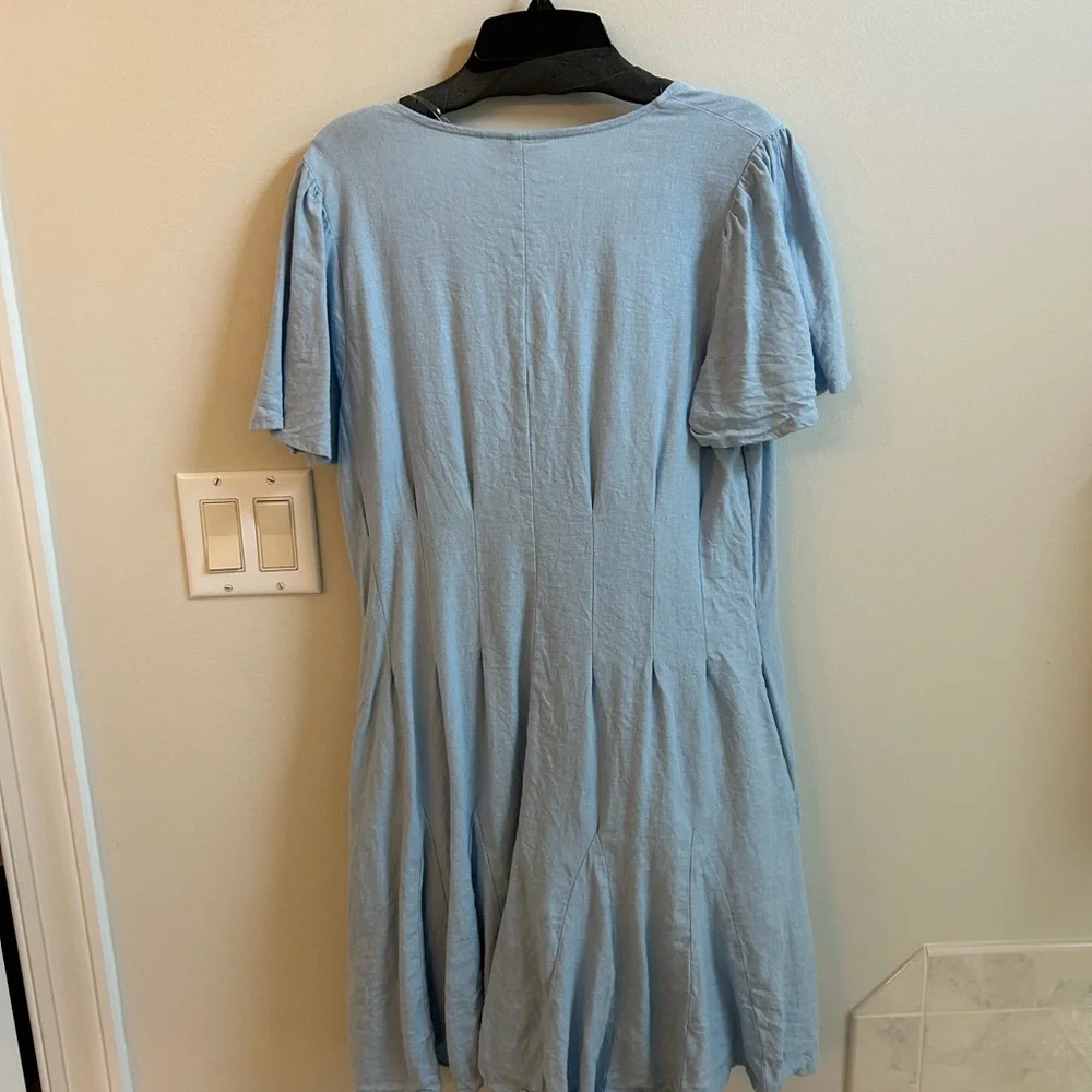 Universal Thread light Blue V-Neck Button-Front Women’s Dress - Picture 5 of 5
